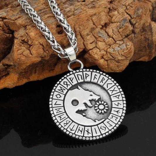 Odins-Glory Metal-chain Wolf Necklace With Viking Runes